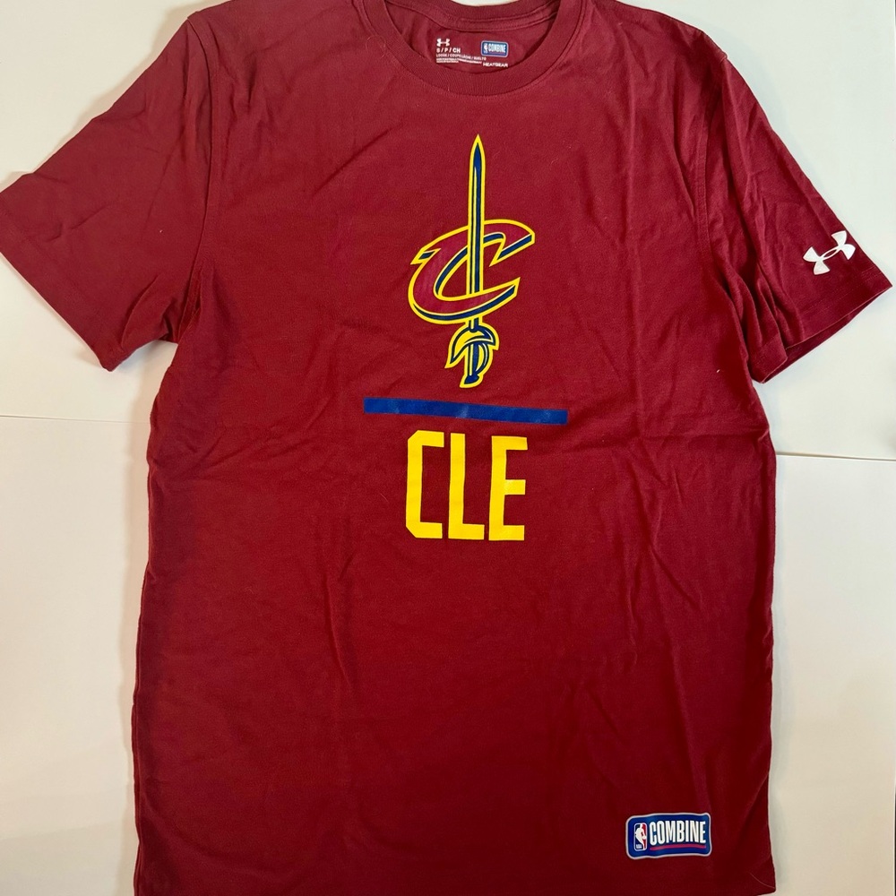 Under Armor Cleveland Cavaliers mens t shirt size Small